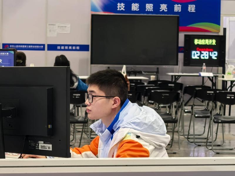 我院學(xué)子在第三屆全國職業(yè)技能大...